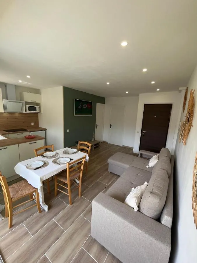 Appartement 1 Chambre Climatise Avec 3 Piscines A 200 M De La Plage Empuriabrava