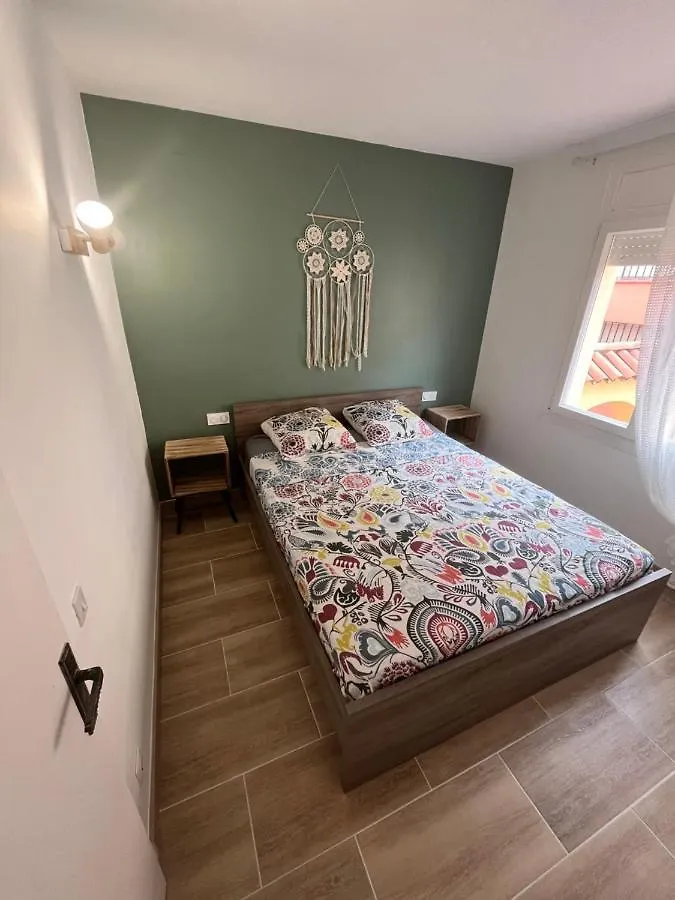 Apartment Appartement 1 Chambre Climatise Avec 3 Piscines A 200 M De La Plage Empuriabrava Spain