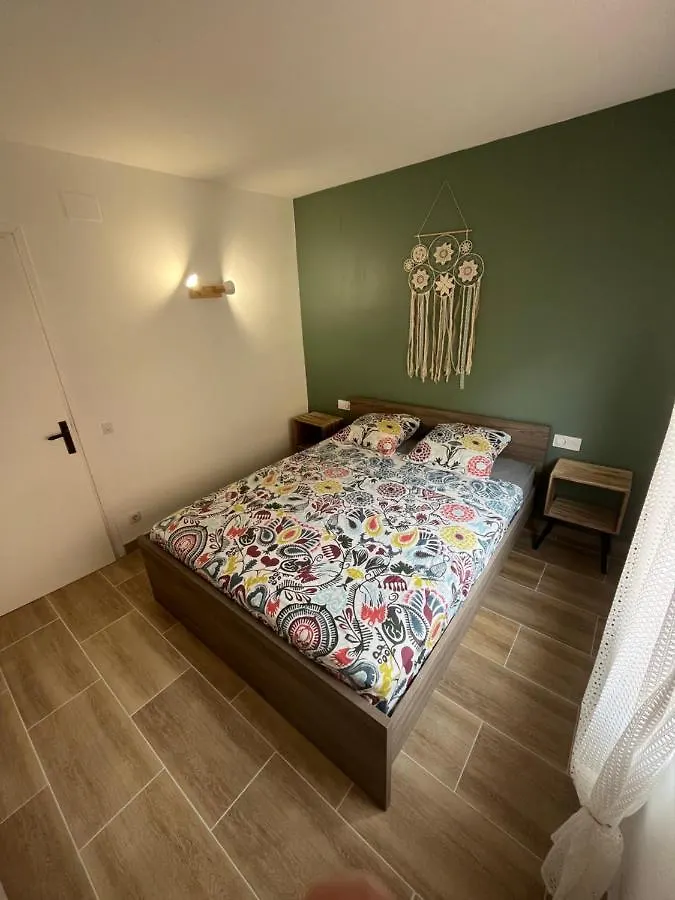 Appartement 1 Chambre Climatise Avec 3 Piscines A 200 M De La Plage Empuriabrava Apartment